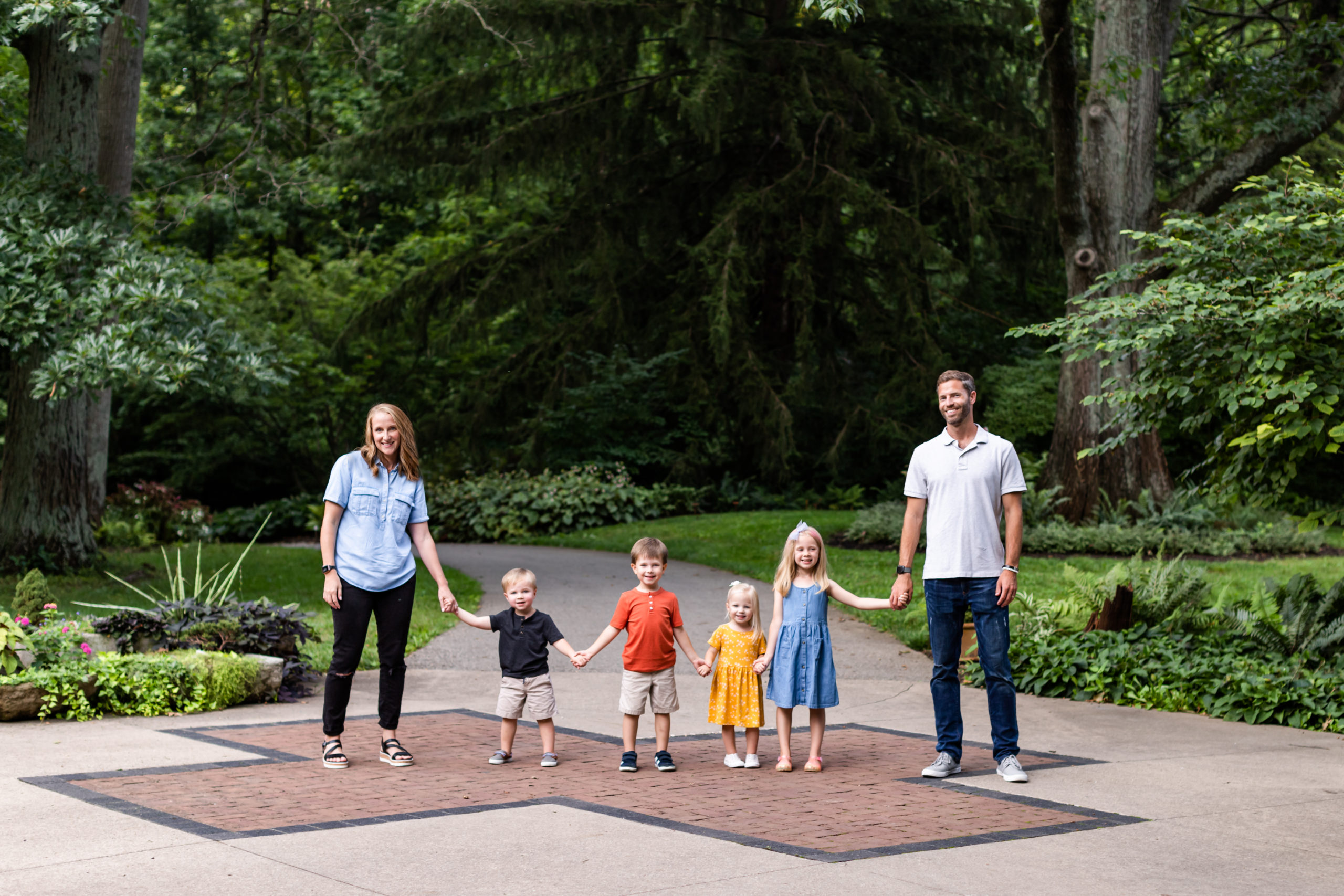 Columbus Ohio Family Photographer | Lauren Hillery Photography | Inniswood Metro Gardens Family Photos